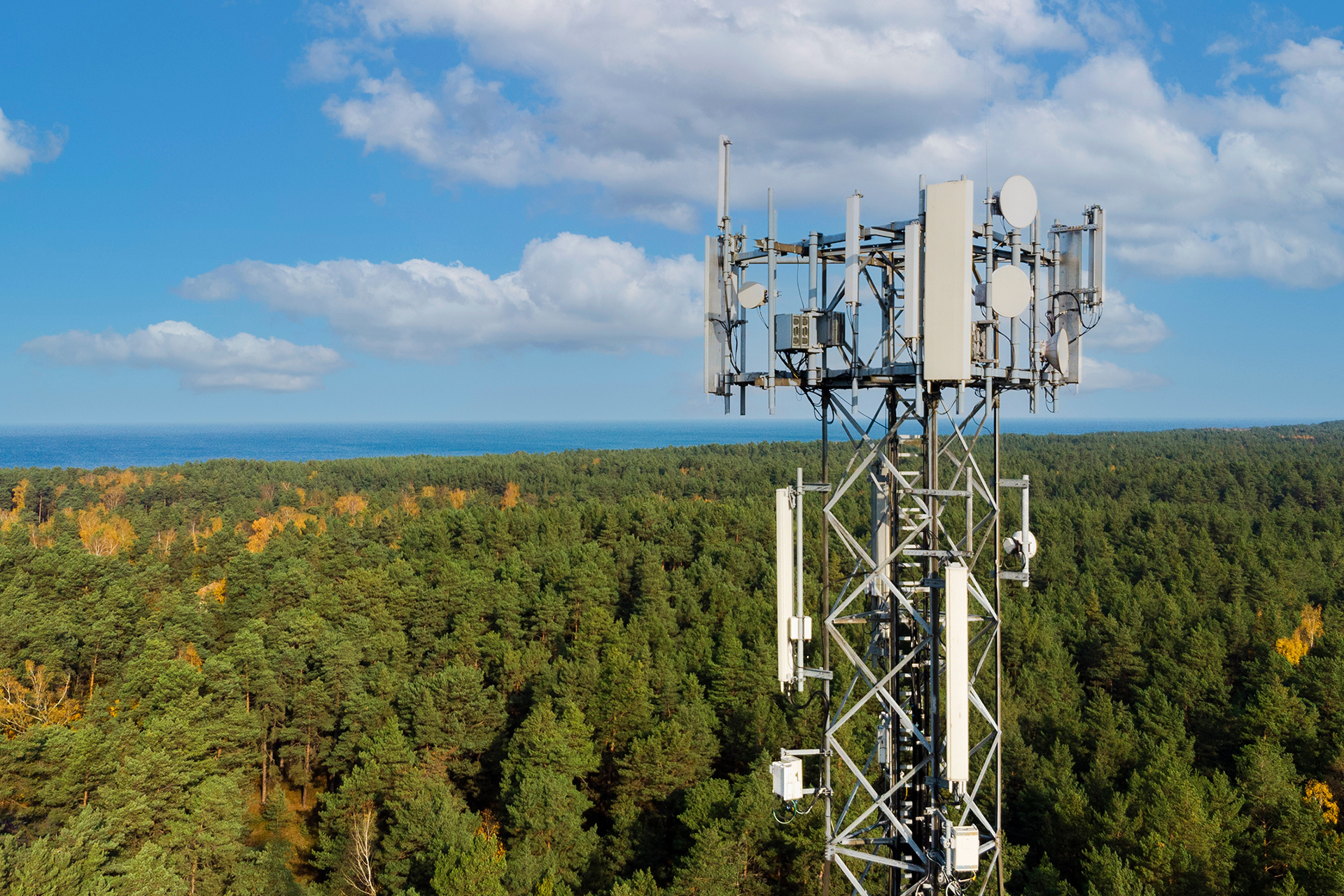 BT | EE Locken Access Contract